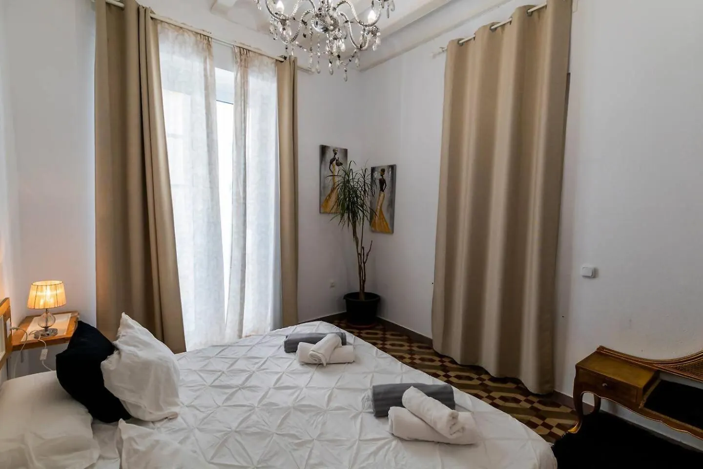 Apartment Sh Casa Buda Gran Apartamento En El Centro Cadiz Spain